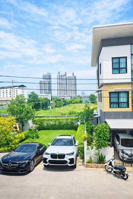 รูป บ้านใหม่ 3 ชั้น ทำเลสุขุมวิท 113 อิมพีเรียลเวิร์ด สำโรง 1.5 กม BTS สำโรง 1กม. ทาวน์โฮม 4นอน 3น้ำ ใกล้BTS แบริ่ง 20 ตร.ว. 240 ตร.ม. - รูปที่ 2/8