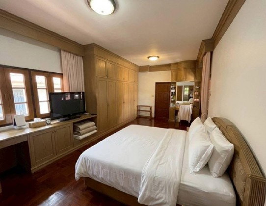 รูป ขายบ้านเดี่ยว 2 ชั้น หมู่บ้านผกามาศ ซอยปรีดีพนมยงค์ 14 สุขุมวิท 71 / ทำเลดีมาก / บ้านสวยมาก / หลังใหญ่ 67 ตารางวา / จอดรถ 2 คัน / ขายราคาพิเศษ - รูปที่ 10/15