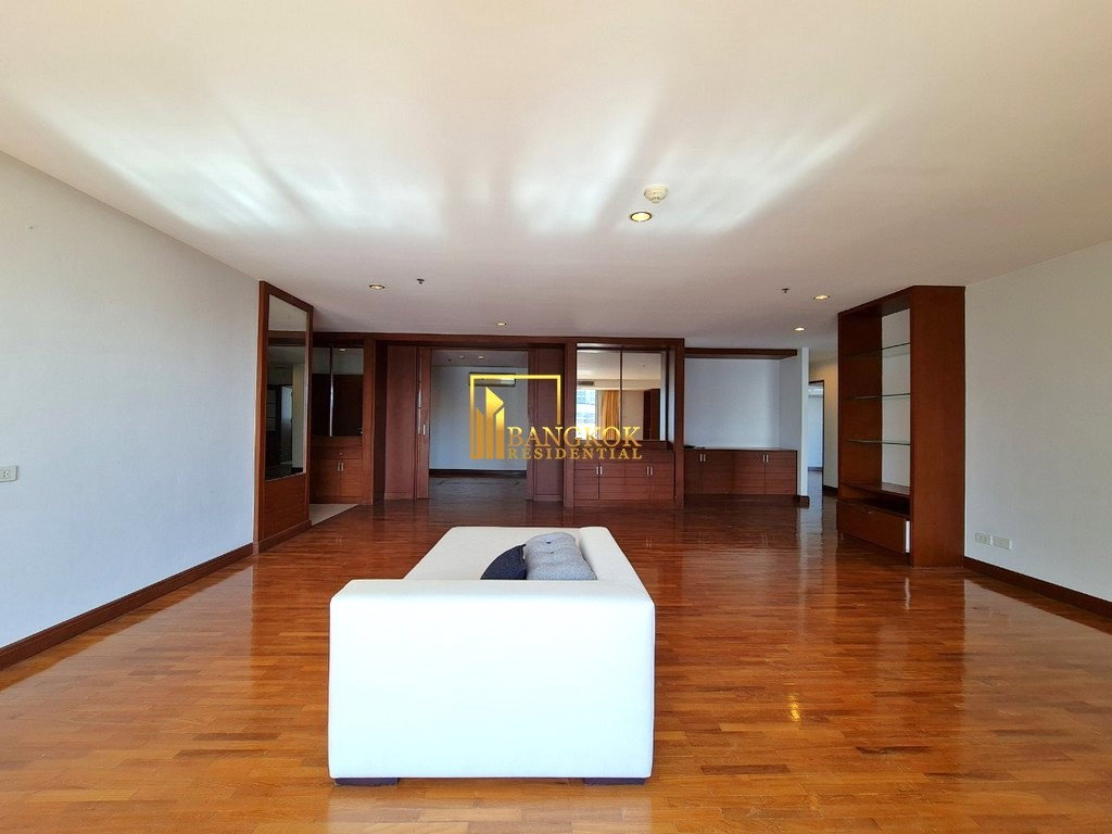รูป Spacious 3 Bedroom Apartment Near Phrom Phong Shopping District - BR0680AP - รูปที่ 4/30