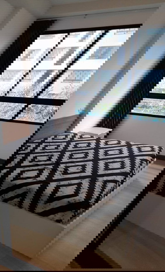 รูป P-125757 วิวสระว่ายน้ำ! เจ คอนโด สาทร-กัลปพฤกษ์ 1 นอน  7,500 บาท   | Line Id: @easycondoplus | 099-229-6397 - รูปที่ 1/15