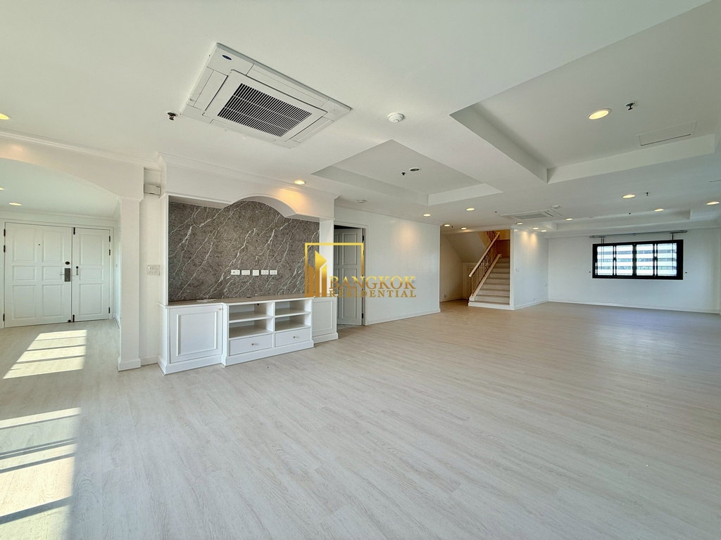 รูป Renovated 4 Bedroom Duplex Penthouse For Rent in Asoke Area - BR0355AP - รูปที่ 4/58