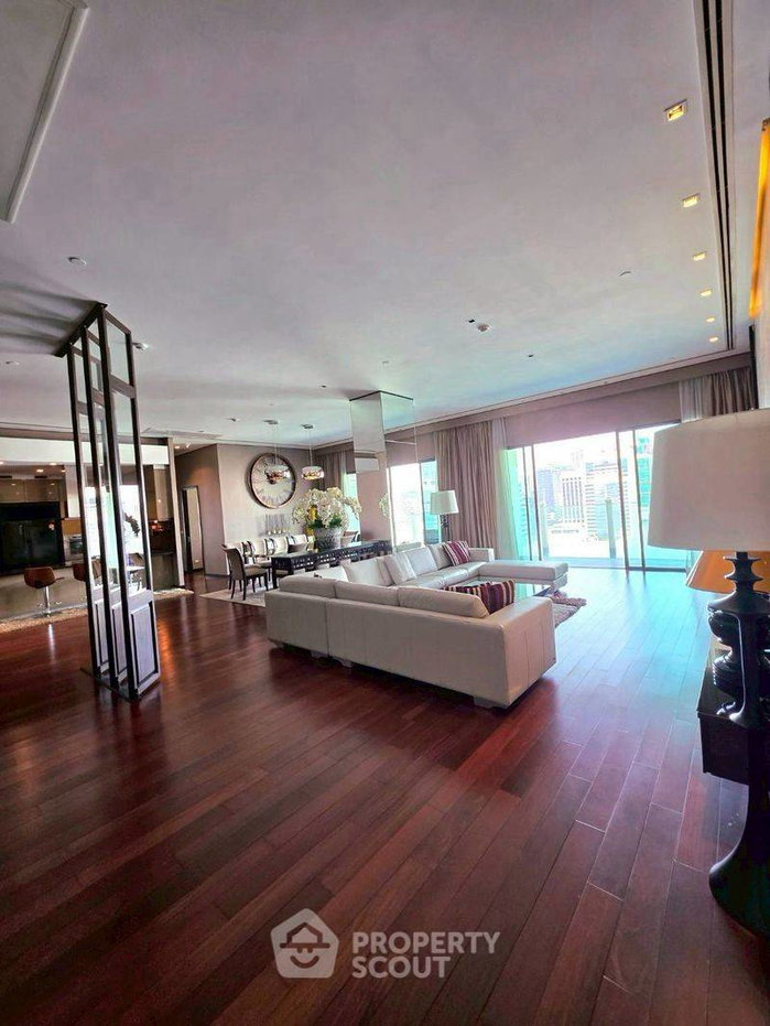 รูป คอนโด 4-ห้องนอน ที่ เลอ รัฟฟิเน่ สุขุมวิท 39 คอนโดมิเนียม ใกล้ BTS พร้อมพงษ์ (ID 2764870) - รูปที่ 2/14