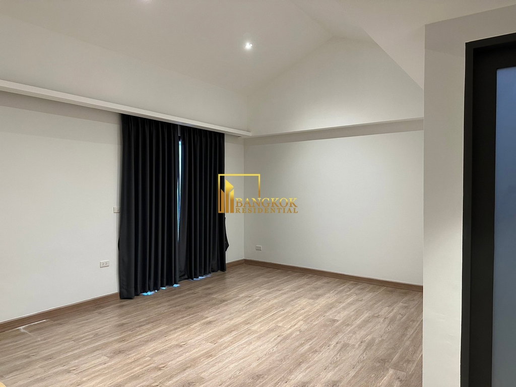 รูป Stunning 2 Bedroom Townhouse For Rent in Sathorn Area - BR49044TH - รูปที่ 11/13