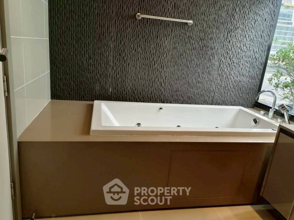 picture 2-BR Condo at M Silom near BTS Chong Nonsi (ID 2793721) - 8/15