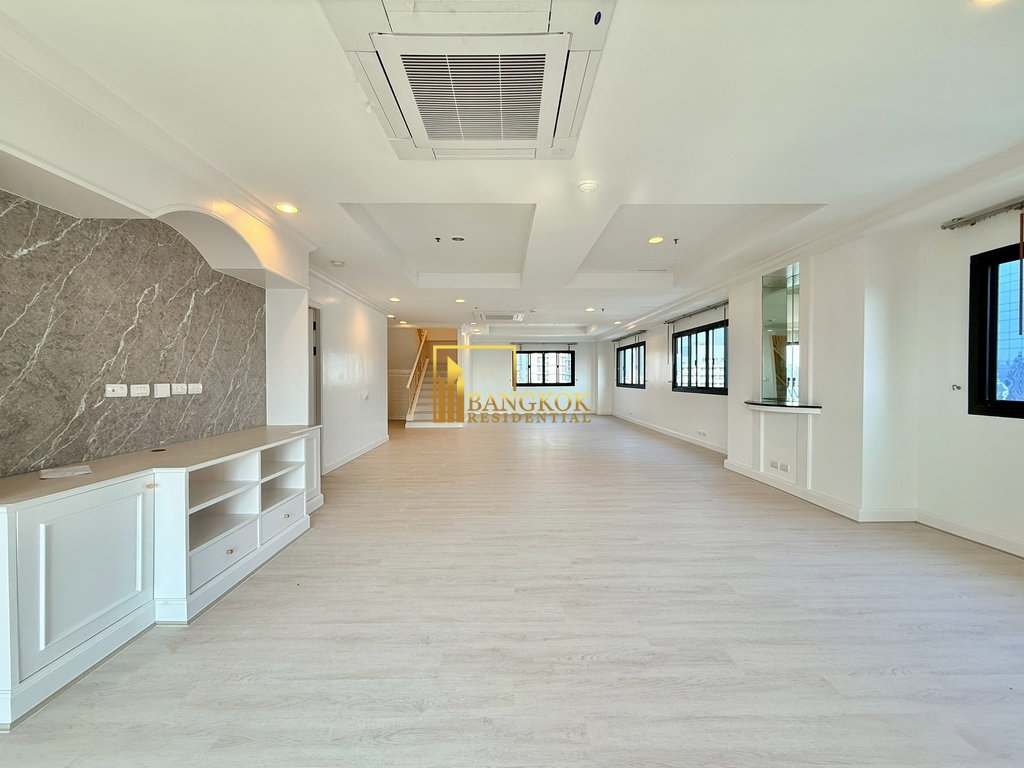 รูป Renovated 4 Bedroom Duplex Penthouse For Rent in Asoke Area - BR0355AP - รูปที่ 3/58