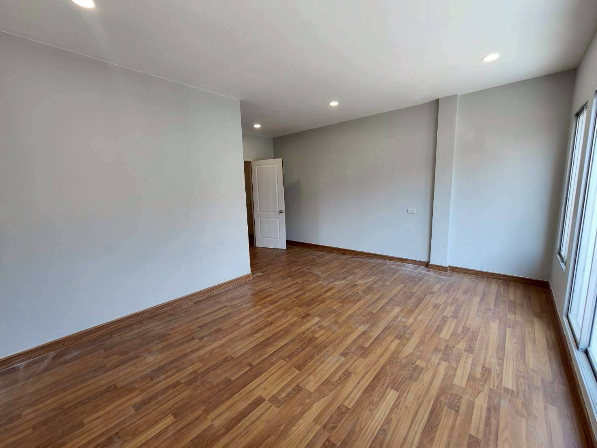 picture Baan Klang Muang The Royal Monaco for Sale  - 13/18