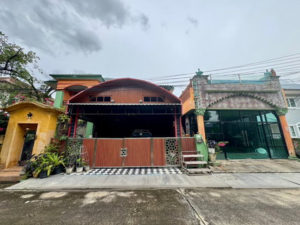 ขายบ้านเดี่ยว หมู่บ้านลลิลกรีนวิลล์ อ่อนนุช-พระราม 9 เนื้อที่ 75 ตรว. 9.9 ล้าน