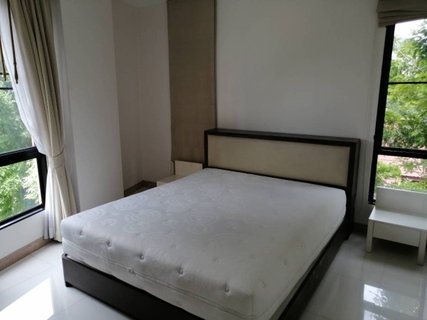 รูปภาพ P-125251 Pool View Condo for Rent! Sense Sukhumvit Near BTS 25,000 THB | Line Id: @easycondoplus | 099-229-6397