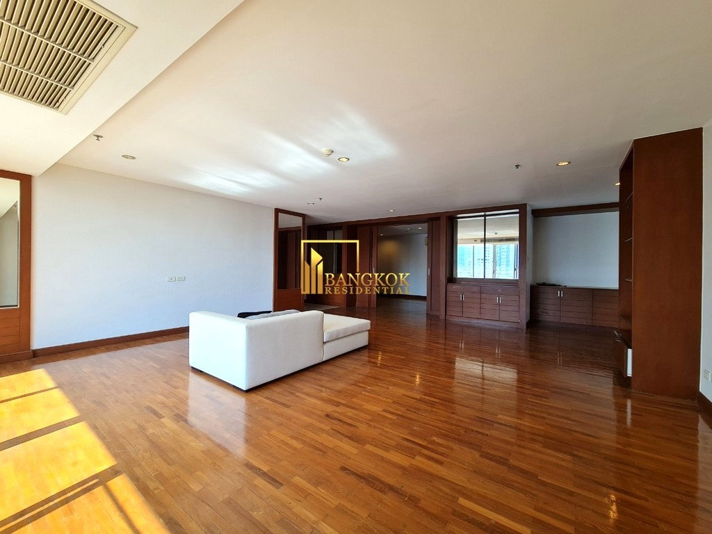 รูป Spacious 3 Bedroom Apartment Near Phrom Phong Shopping District - BR0680AP - รูปที่ 1/30