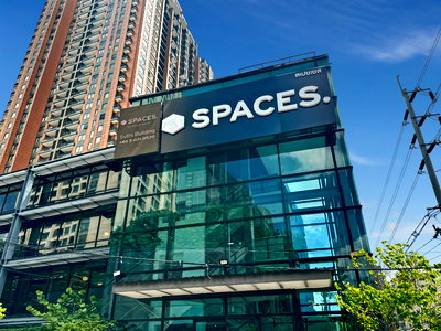 Office for rent Benchakiti Park : Tailor-made dream offices for 2 persons in Spaces Suthi Building