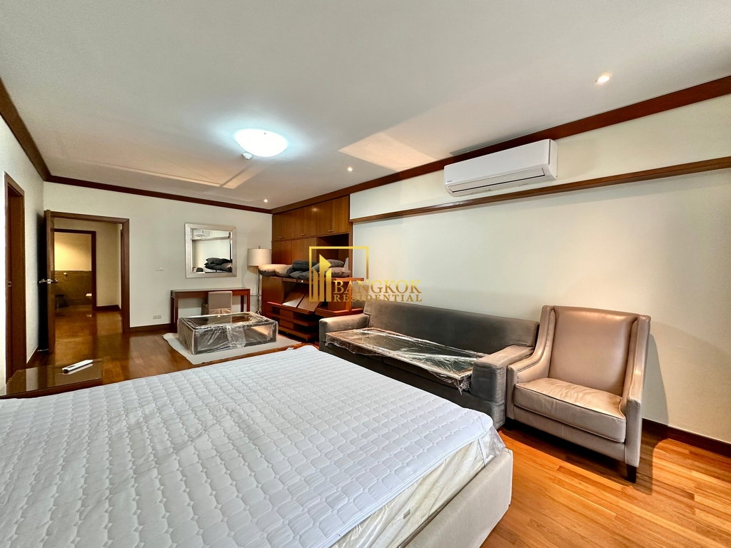 รูป Large 3 Bedroom Apartment in Convenient Location - BR0271AP - รูปที่ 12/40