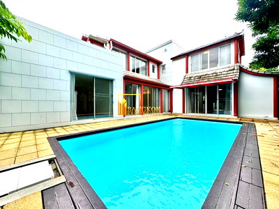 เช่าบ้านเดี่ยว ถนนวิทยุ : Expansive 4 Bedroom Pool Villa With Large Private Garden - BR27884SH