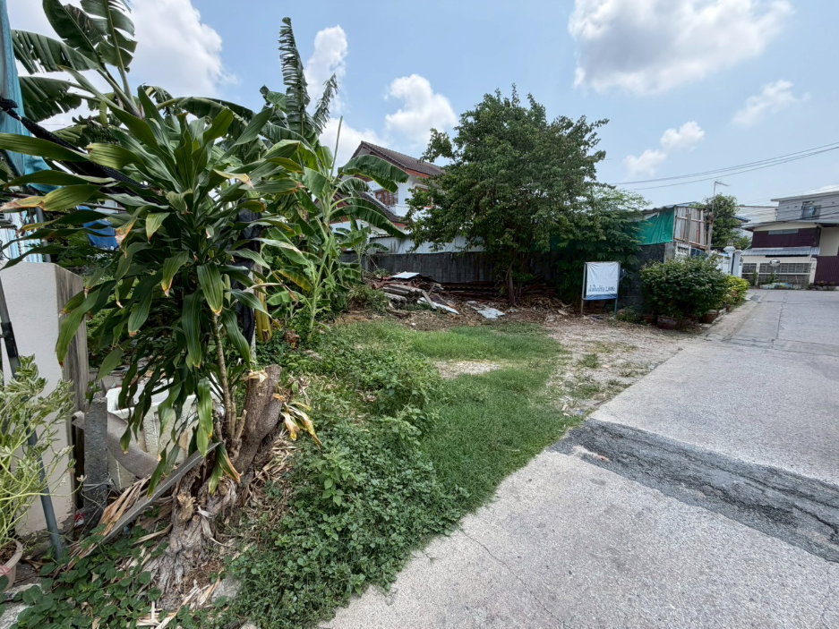 รูป ขายที่ดิน 64 ตารางวา สมุทรปราการ ซอยบุญศิริ 15 (หน้าหมู่บ้าน)** ทำเลดี ถมแล้ว พร้อมสร้าง/ลงทุนได้ทันที **ราคาเพียง 40,000 บาท ใกล้รรนายเรือ - รูปที่ 3/5