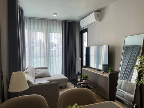 🔥 For Rent - 𝐂𝐡𝐚𝐩𝐭𝐞𝐫 𝐓𝐡𝐨𝐧𝐠𝐥𝐨𝐫 𝟐𝟓 💰 45,000 THB/month | 2 Bed 2 Bath 58 Sqm | Conner Unit Fully Furnished 🛋️|