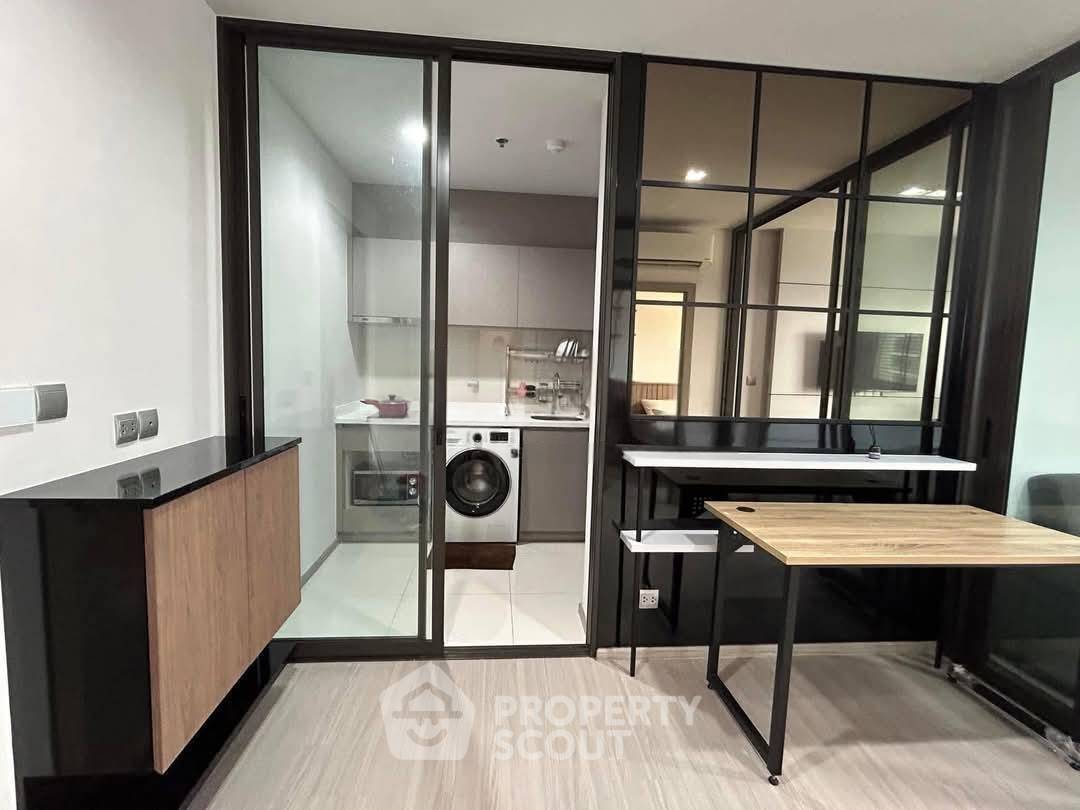 รูป คอนโด 1-ห้องนอน ที่ ไลฟ์ อโศก - พระราม 9 ใกล้ MRT พระราม 9 (ID 2744721) - รูปที่ 3/8