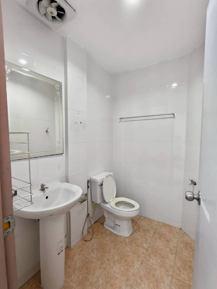 รูป ขายด่วน! ทาวน์โฮม โครงการโฮมอินทาวน์ ทาวน์โฮม 3 ชั้น 35.7 ตรว 4 ห้องนอน 3 ห้องนอน - รูปที่ 8/11
