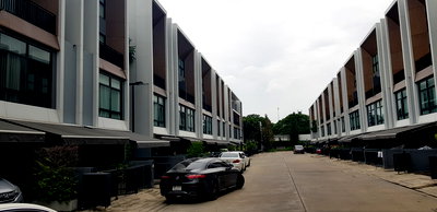 เช่าทาวน์โฮม ถนนพัฒนาการ : P0646/ให้เช่าทาวน์โฮมทำเลทองติดถนนเมน Arden พัฒนาการ 30 เชื่อมต่อเอกมัย-ทองหล่อเพียง 10 นาที