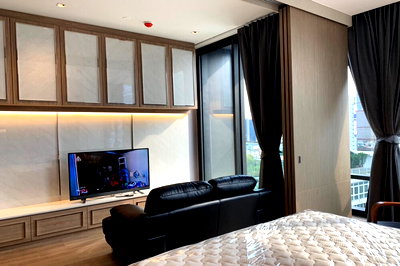 Condos for rent Robinson Bang Rak : 🔥 For Rent !! Ashton Silom, 1 bedroom, 1 bathroom, city view, high floor 13++, corner room !!🔥Code C20221202834 furnished, ready to move in📣📣