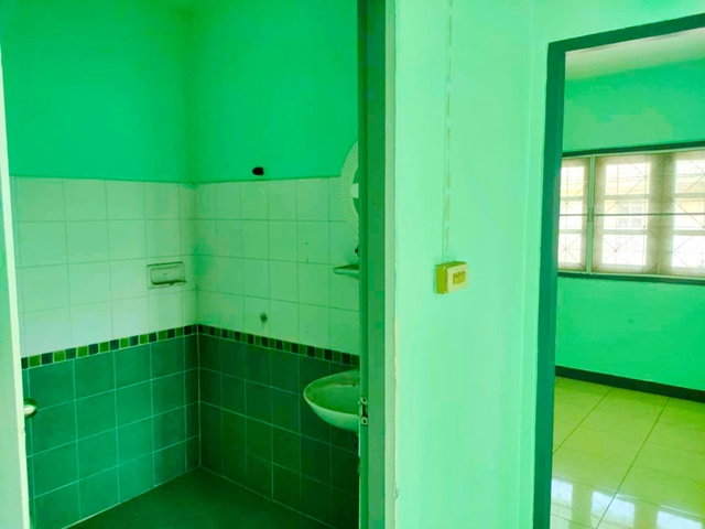 รูป ตลาดเจริญผล100ม. บิ๊กซี คลองสาม 380 ม. เลียบคลองสาม ทาวน์เฮาส์หลังริม 3นอน 30ตร.ว. 240ตร.ม. ตลาดคลองสาม 1 กม. - รูปที่ 8/8