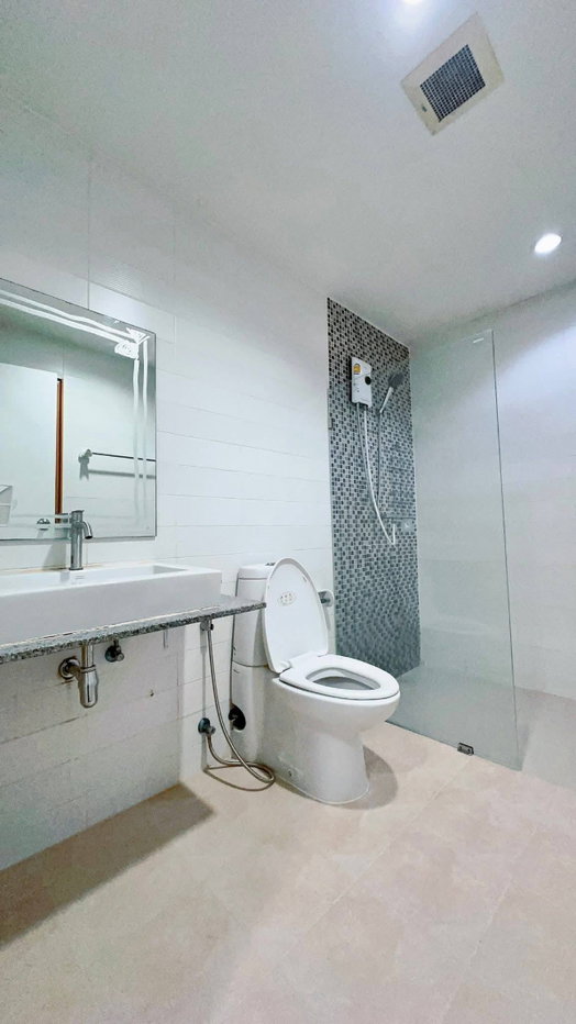 picture Code: 26KJ1728 for rent The IRIS Rama 9 - Srinakarin 🔥🔥 Line ID: @kjcondo (with @)🔥🔥 - 6/9