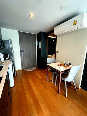 เช่าคอนโด ตลาดโบ๊เบ๊ : 🎉 ให้เช่าคอนโด อัลติจูด ดีไฟน์ อาคาร 1 ชั้น 4 1 ห้องนอน ขนาด 33 ตรม ใกล้ จามจุรีสแควร์