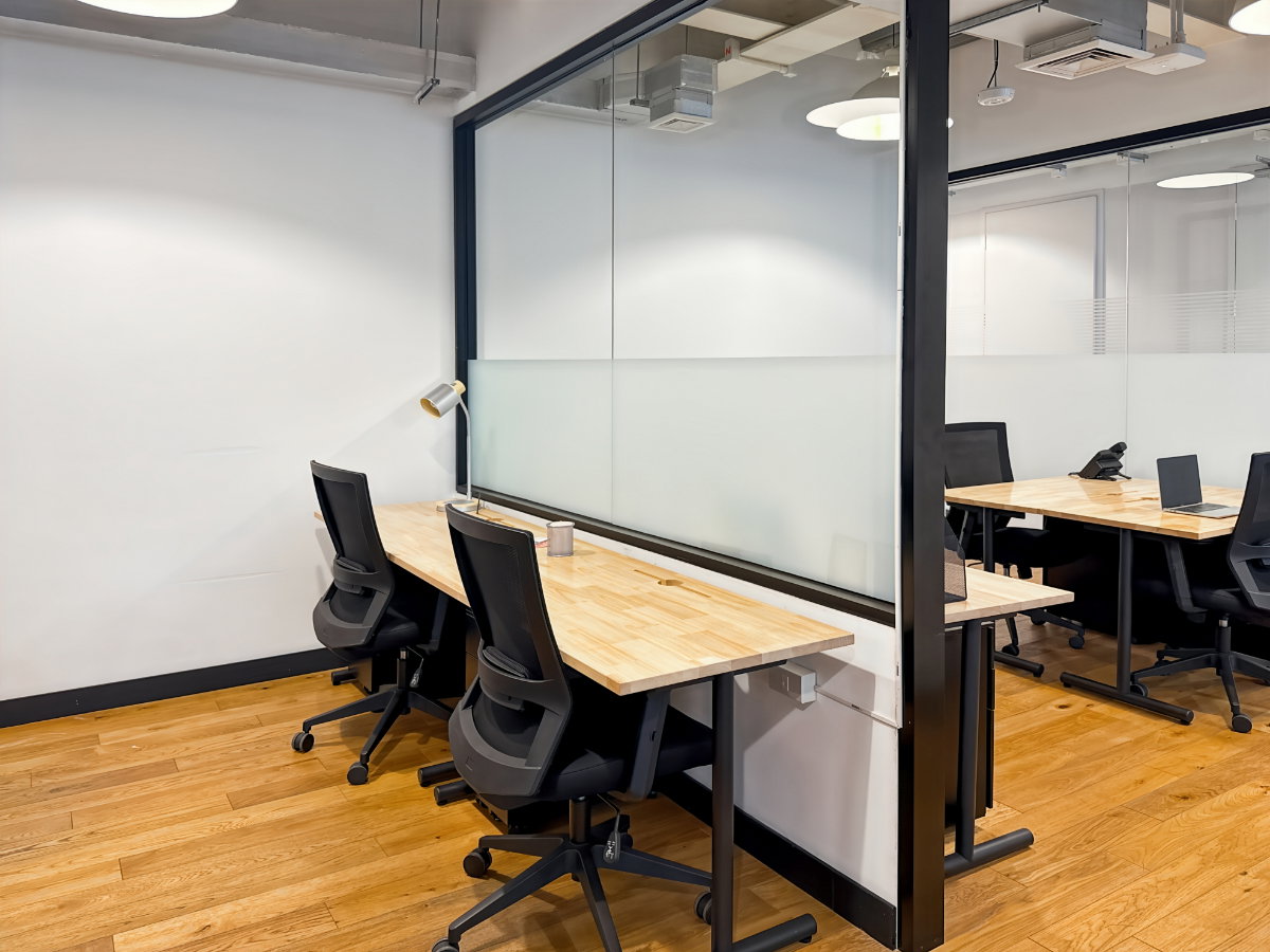 picture Tailor-made dream offices for 2 persons in Spaces Suthi Building - 2/6