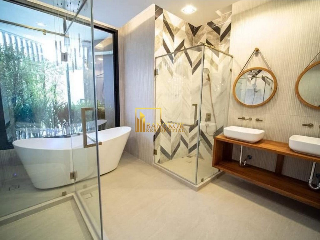 รูป Very Spacious 4 Bed Luxury House For Sale in Phra Khanong Area - BR28126SH - รูปที่ 6/11