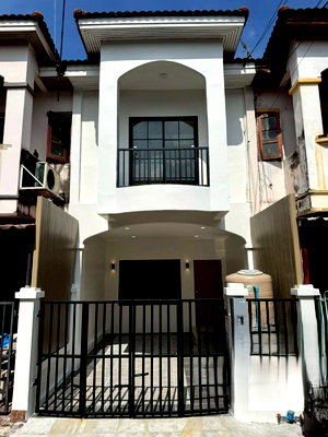 Townhouses for sale Nonthaburi : 🔥 VS0028 **Urgent Sale! 1.49 Million Baht! Newly Renovated Townhome in Bang Bua Thong** 🏡🚇 Near MRT Khlong Bang Phai
