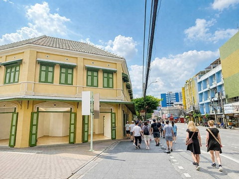 ติดป้ายรถเมย์ ติดถ.เยาวราช MRTวัดมังกร 350ม. ตลาดสำเพ็ง 900 ม. พื้นที่ชั้น1 เท่านั้น 14 ตร.ว. 55ตร.ม คาเฟ่ ห้องน้ำ ใช้ร่วมกัน