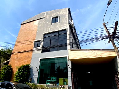 สำนักงาน ถนนประชาชื่น : ขายอาคารสำนักงาน 3 ชั้น ซอยงามวงศ์วาน 43 เนื้อที่ 100 ตร.ว. พื้นที่ใช้สอยกว่า 600 ตร.ม. หน้าหันบ้านทิศตะวันออก