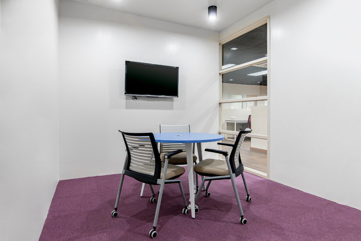 picture Fully serviced private office space for you and your team in HQ Serm-Mit Tower - 4/5