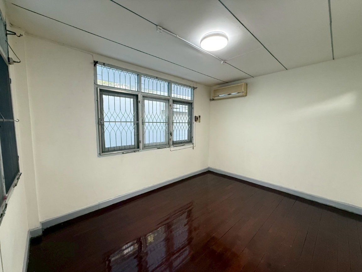 รูป HK0642♛ให้เช่า บ้านเดี่ยว 4 ห้องนอน⚝รัชดา-ห้วยขวาง♜ใกล้ MRTสุทธิสาร 700 เมตร∞099-5919653,065-9423251▚Line@sureresidence - รูปที่ 31/40