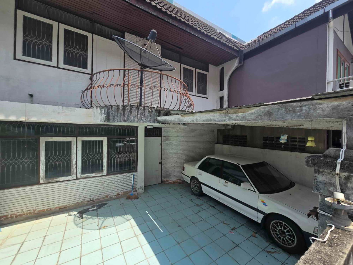 รูป ทาวน์เฮ้าส์รามคำแหง36 ขายบ้านทาวน์เฮาส์ 2 ชั้น ซ.รามคำแหง36(บูรพา) ใกล้รถไฟฟ้า สถานีหัวหมาก(สายสีส้ม) และ สถานีลำสาลี(สายสีเหลือง) - รูปที่ 2/11