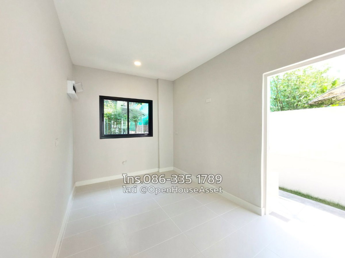 รูป บ้านเดี่ยวลัดดารมย์ ปิ่นเกล้า รีโนเวทใหม่ทั้งหลังในสไตล์โมเดิร์นคลาสสิก พร้อมฟังก์ชัน 4 นอน 3 น้ำ พื้นที่ใช้สอยจุใจ จากแบรนด์พรีเมียม Q.House - รูปที่ 16/29