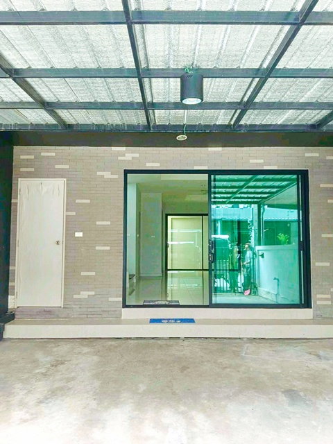 รูป บ้านใหม่ 3 ชั้น ทำเลสุขุมวิท 113 อิมพีเรียลเวิร์ด สำโรง 1.5 กม BTS สำโรง 1กม. ทาวน์โฮม 4นอน 3น้ำ ใกล้BTS แบริ่ง 20 ตร.ว. 240 ตร.ม. - รูปที่ 6/8