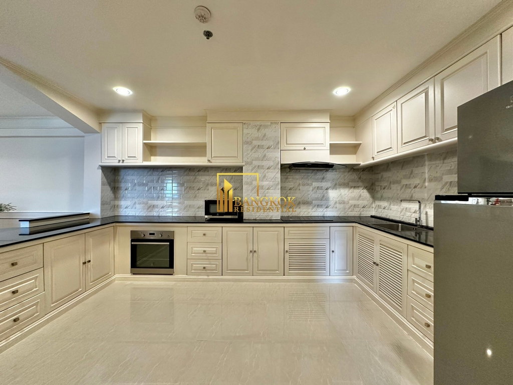 รูป Spacious 3 Bedroom Apartment For Rent in Phrom Phong - BR21114AP - รูปที่ 8/37