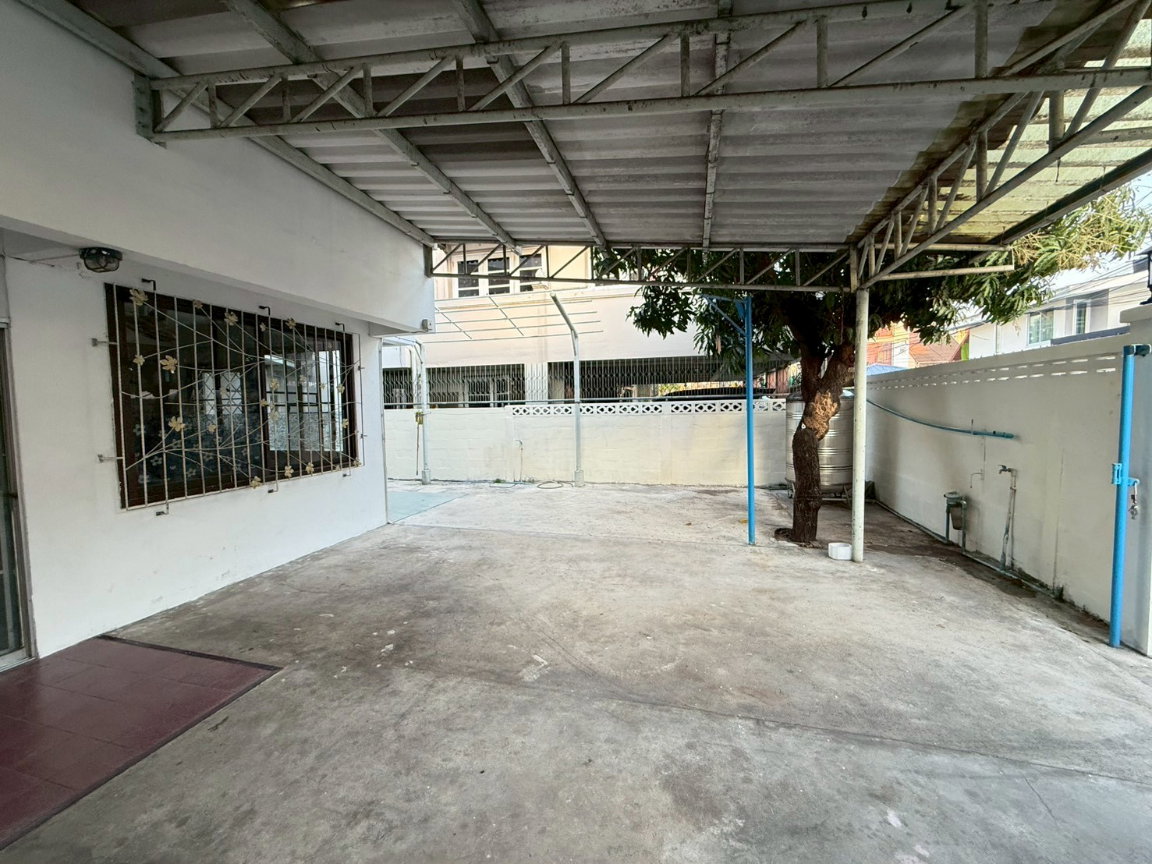 รูป HK0642♛ให้เช่า บ้านเดี่ยว 4 ห้องนอน⚝รัชดา-ห้วยขวาง♜ใกล้ MRTสุทธิสาร 700 เมตร∞099-5919653,065-9423251▚Line@sureresidence - รูปที่ 8/40