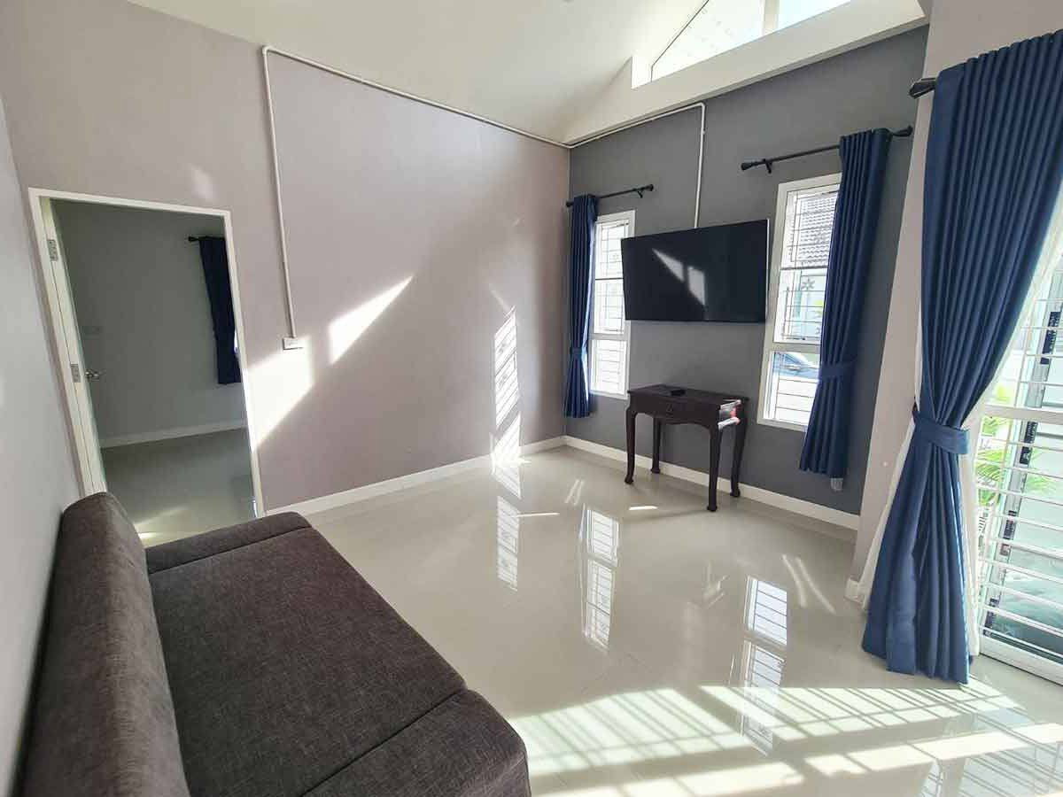 รูป บ้านพร้อมหิ้วกระเป๋าเข้าอยู่ได้เลย 2 นาที ห่างจากสนามกอล์ฟกุลพันธ์ 9 หางดง เชียงใหม่ - รูปที่ 2/17