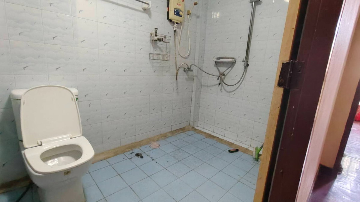 รูป ขาย ตึกเเถว 3 ชั้น 23 ตร.ว. ทำเลดี ซอย รามอินทรา 8   - รูปที่ 11/12