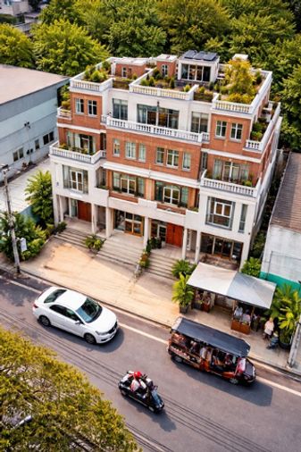 FOR RENT  TOWNHOUSE PROPERTY  84999 BAHT per MONTH