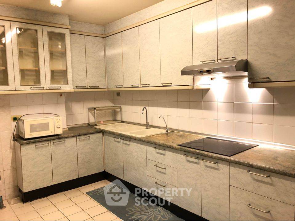 รูป คอนโด 3-ห้องนอน ที่ ริชมอนด์ พาเลส คอนโดมิเนียม ใกล้ BTS พร้อมพงษ์ (ID 635694) - รูปที่ 11/12