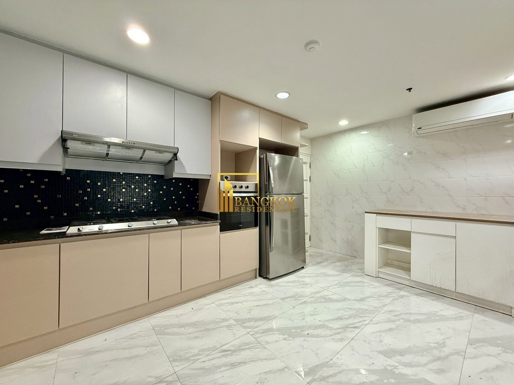 รูป Renovated 4 Bedroom Duplex Penthouse For Rent in Asoke Area - BR0355AP - รูปที่ 9/58