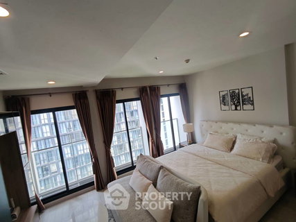 1-BR Condo at Noble Ploenchit near BTS Phloen Chit (ID 2202885)