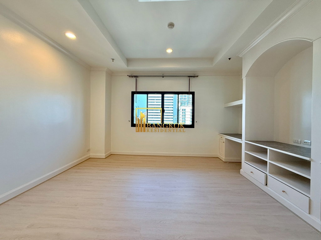 รูป Renovated 4 Bedroom Duplex Penthouse For Rent in Asoke Area - BR0355AP - รูปที่ 30/58