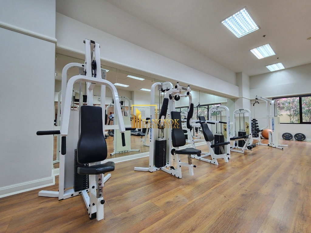 รูป Renovated 4 Bedroom Duplex Penthouse For Rent in Asoke Area - BR0355AP - รูปที่ 41/58