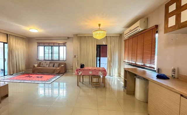 รูป ให้เช่าบ้านเดี่ยว2ชั้น 67ตรว. วัชรพล ใกล้ตลาดถนอมมิตร - รูปที่ 3/8