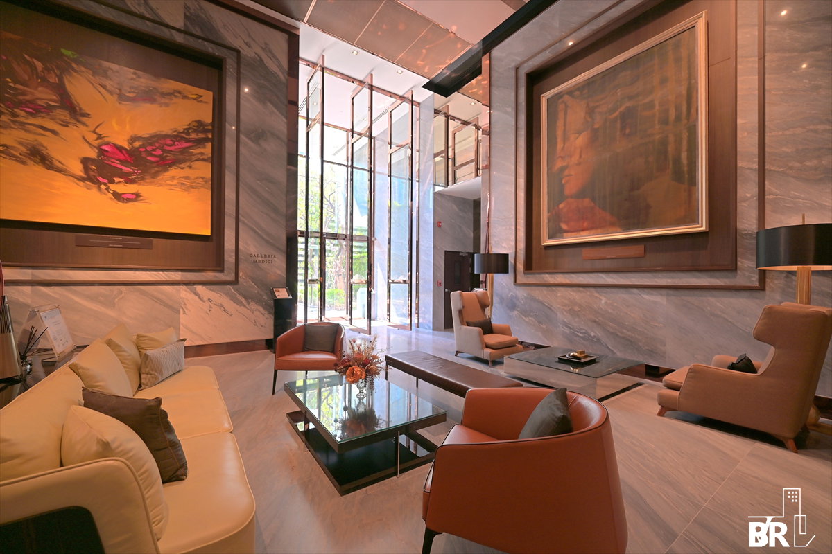 รูป Vittorio Sukhumvit 39, near BTS Phrom Phong, 150K 2BR 140 sqm 💙 Beautiful Room, High Floor, Great View, Private Lift - รูปที่ 2/5