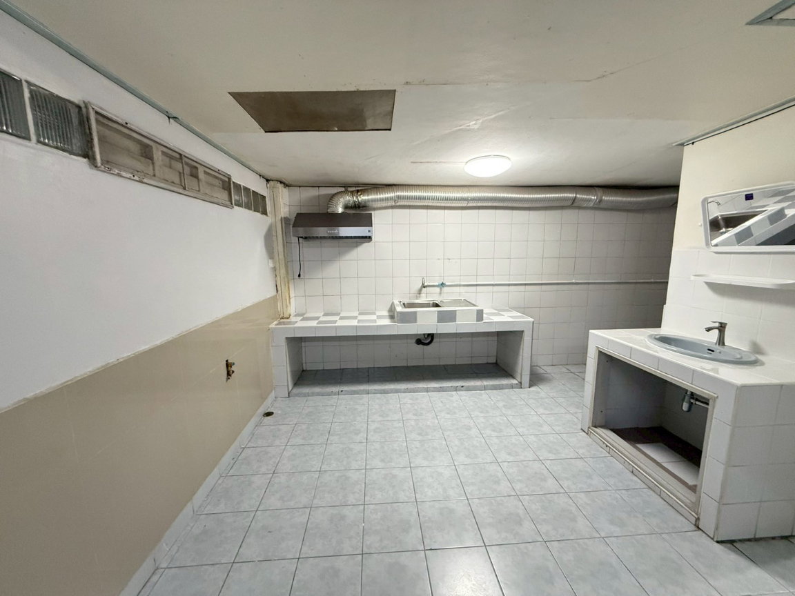 รูป HK0642♛ให้เช่า บ้านเดี่ยว 4 ห้องนอน⚝รัชดา-ห้วยขวาง♜ใกล้ MRTสุทธิสาร 700 เมตร∞099-5919653,065-9423251▚Line@sureresidence - รูปที่ 18/40