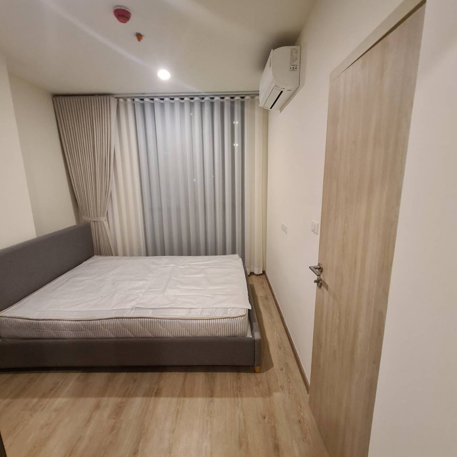 picture Ready to move in " 𝐍𝐮𝐞 𝐃𝐢𝐬𝐭𝐫𝐢𝐜𝐭 𝐑𝟗 " Floor 2, Tower R , Fully Furnished Near : MRT-Rama 9 , G Tower - 10/15