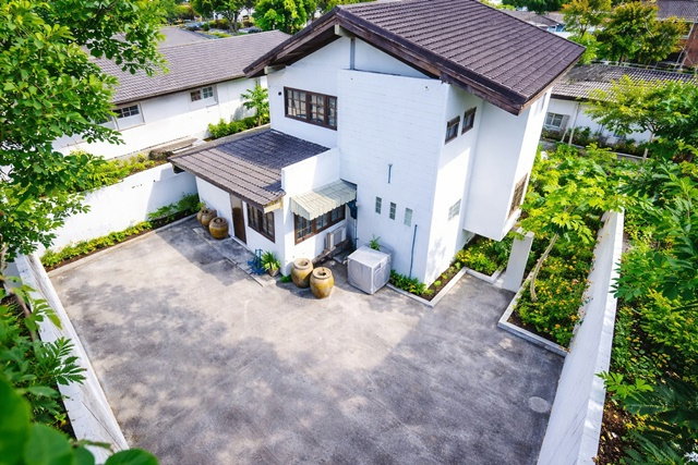 รูป โรงเรียนสตรีวิทยา2 1 กม. รถไฟฟ้าสายสีเขียว BTSเสนานิคม 1.8 กม. 5-6นอน 2น้ำ บ้านเดี่ยว 90 ตร.ว. 300ตร.ม. จอดรถ 5 คัน ลาดพร้าว - รูปที่ 1/8